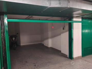 Si fitta garage per un auto e una/due moto