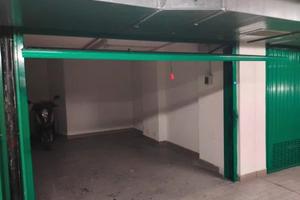 Si fitta garage per un auto e una/due moto
