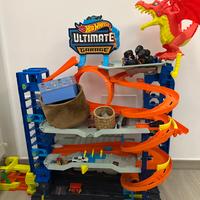 Hot Wheels City 'Let's Race'- Mega Garage
