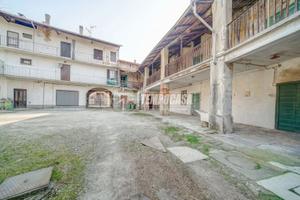 Appartamento a Fagnano Olona 5 locali
