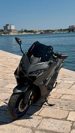 TMAX 560 2025