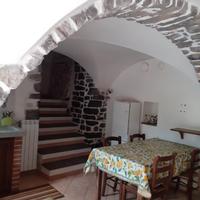 Due immobili al prezzo di uno in lunigiana