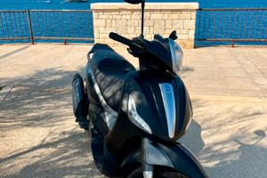 Piaggio Beverly 350 sport touring