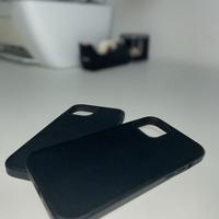 Cover per iPhone 12 in silicone nere