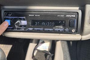 Autoradio Alpine UTE-200BT
