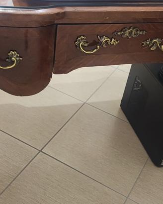 scrivania in legno