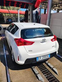 TOYOTA Auris - 2014