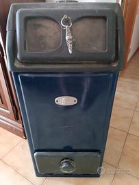 Sfufa a legna. Marca La super calor. Buono stato