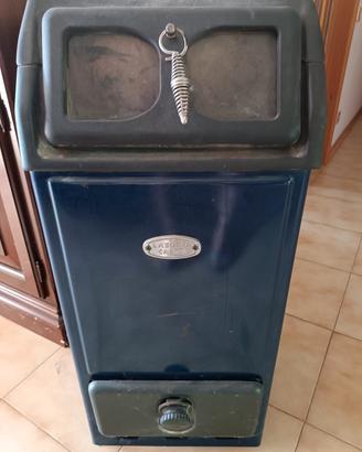 Sfufa a legna. Marca La super calor. Buono stato
