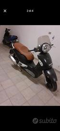 Scarabeo 300 sport