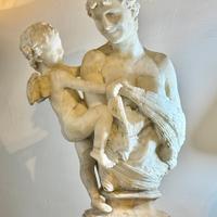 Grande Statua Dama con Eros Marmo Bianco Carrara