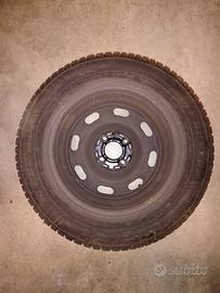 4 gomme Dunlop 195/65 R15 invernali