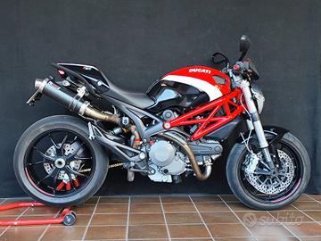 Ducati Monster 796 plus