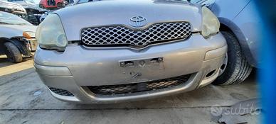 TOYOTA YARIS 2003 - PARAURTI ANTERIORE