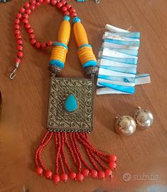 Set di bijoux etnico  e colorato 