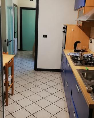 GUIDONIA TRILOCALE ARREDATO Con BALCONE/P.AUTO