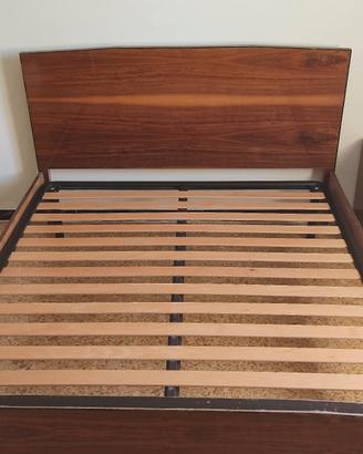 letto vintage 1962 con rete a doghe
