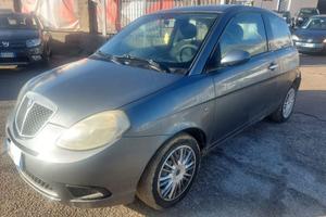 LANCIA Ypsilon 1.3 MJT 75 CV Versus