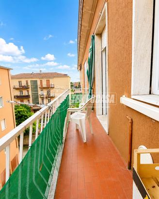 Ampio quadrilocale con balcone, cantina box e rend