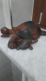 N.2 Tartarughe in legno lavorate  a mano.