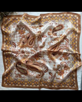 foulard quadrato  in seta