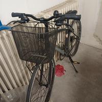 bici sia da città sia da montagna nera