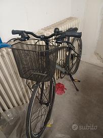 bici sia da città sia da montagna nera