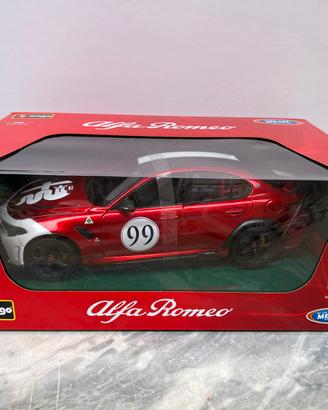 Alfa Romeo Giulia Racing GTAM 1:18 Bburago