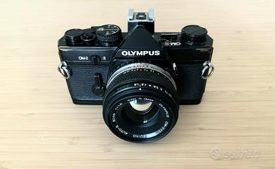 Olympu OM-2 con Olympus Zuiko 50mm f:1,8