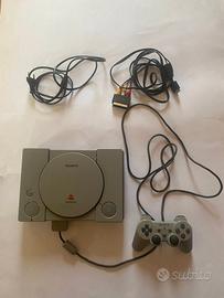 PlayStation 1 (tutti i cavi e controller inclusi) 