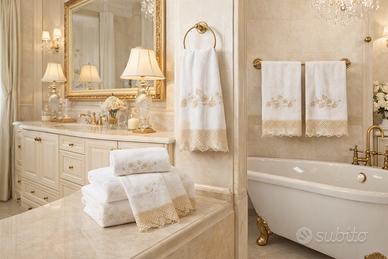 Asciugamani in cotone nuovi ricamati a mano