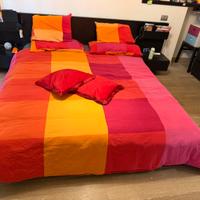 Letto matrimoniale con rete, materasso e comodini
