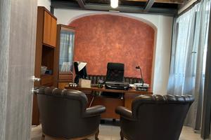 Ufficio ristrutturato  in corte termo autonomo