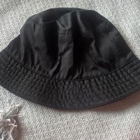 Cappello pioggia Prada