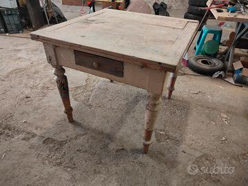 tavolo in legno antico 