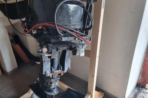 Mariner 25 HP (19,5 CV effettivi) a 2 tempi,