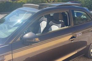 Audi 1 2011 Ambition 105 cv Full Optional