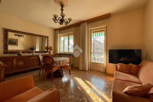 4 LOCALI A BANCHETTE