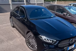 MERCEDES A180 AMG PREMIUM PLUS