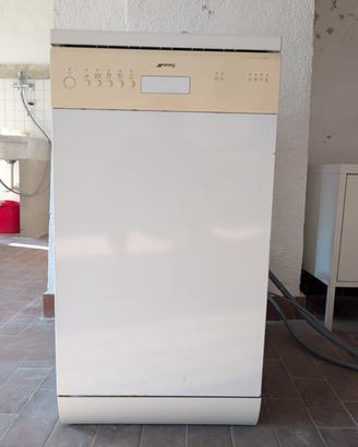 lavastoviglie Smeg libera installazione