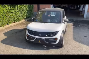 auto elettrica Tazzari anno 2012