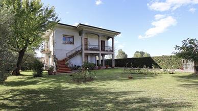 Indipendente a Lucca