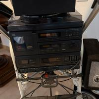 Stereo con giradischi e casse