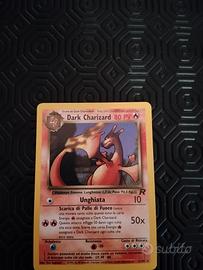 Carta Pokemon Dark Charizard del Team Rocket