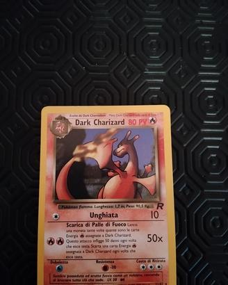 Carta Pokemon Dark Charizard del Team Rocket