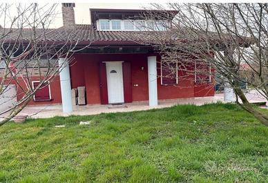 Porzione di Quadrifa indipendente vicinanze Centro