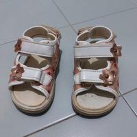 Lotto 2 sandali n.21 bambina