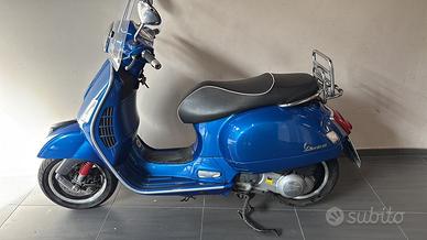 Piaggio Vespa 300 GTS