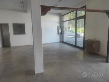 Silea negozio di mq. 100 in zona centralissima