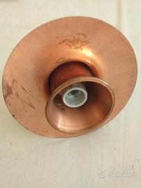 Elegante lampada in rame